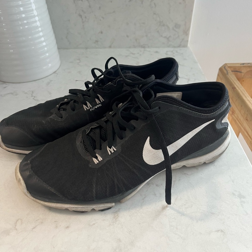 Nike women’s Black Running Shoes